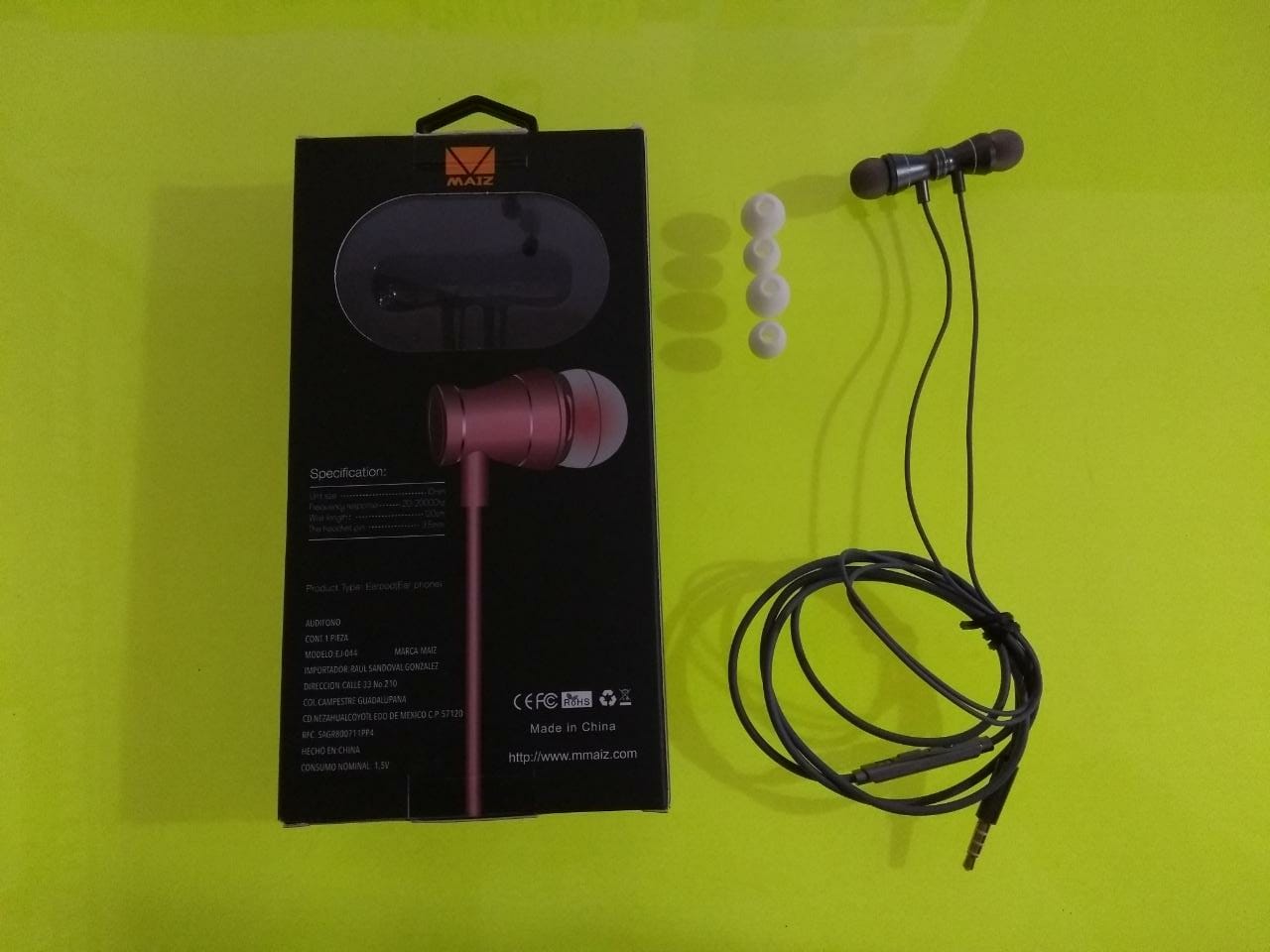 EARPHONE